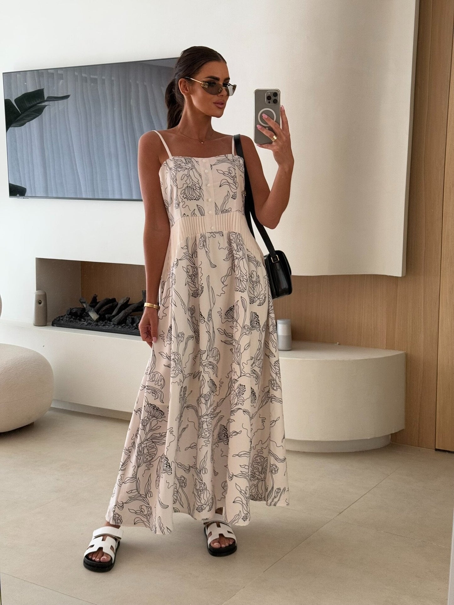 Claudie | Tyylikäs Midimekko